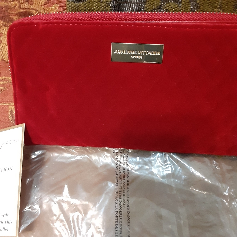 Brand new Adrienne Vittadini RFID protection walle